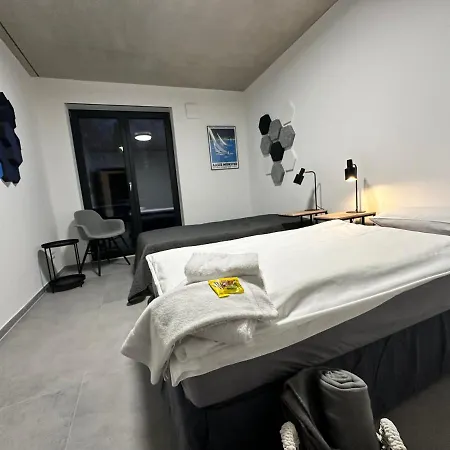 Luxurioeses Direkt Am Kanal 125 M² - Youpartments Apartamento *